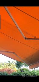 Tendone da sole esterno con struttura motorizzata