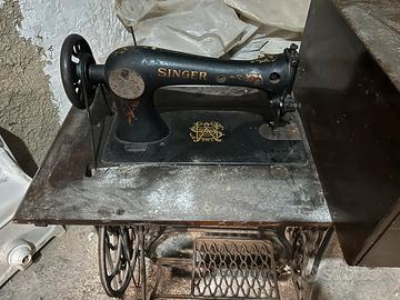 Macchina da cucire antica singer