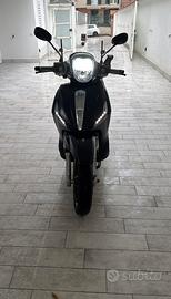 Beverly 300 cc nero