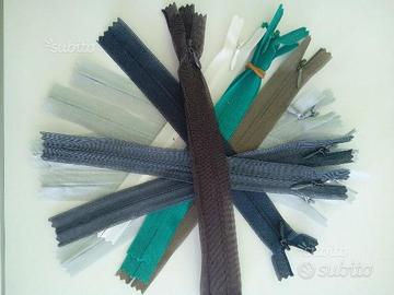 Cerniere lampo invisibili per abbigliamento etc