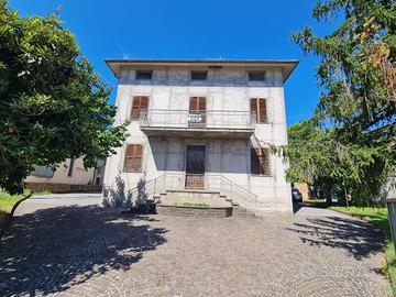 Casa singola con corte in zona Angeli di Rosora