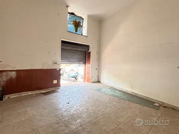 Locale commerciale in Via Carmine - Pozzuoli