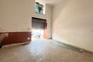 Locale commerciale in Via Carmine - Pozzuoli