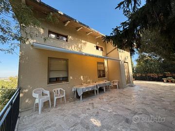 Casa singola con vista mare