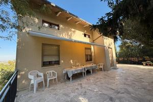 Casa singola con vista mare