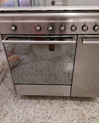 macchina a gas in acciaio con forno ventilato
