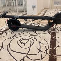 monopattino elettrico ninebot e25e