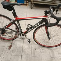 Bici da corsa  telaio in carbonio 