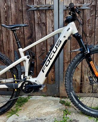 E-MTB FOCUS SAM 2 da 29 taglia S