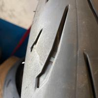 Gomme moto