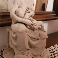 statuina madre con bambino-Armani