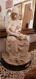 statuina madre con bambino-Armani