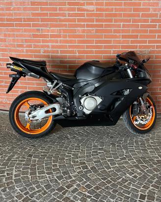Honda CBR 1000 RR Fireblade 2004