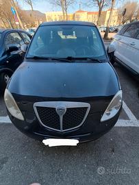 lancia y