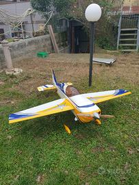 aviomodello radicomandato acrobatico laser 