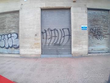 Ampio locale commerciale