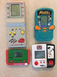 4 videogiochi portatili vintage