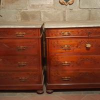 coppia di Comó in legno e top in marmo 