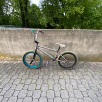 bici Bmx assemblata