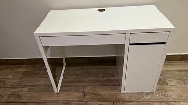 Scrivania IKEA MICKE