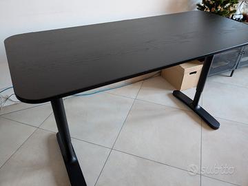 Scrivania IKEA nera 140x60