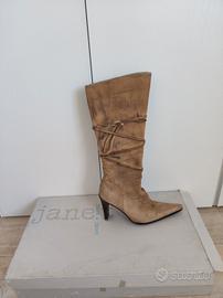 stivali in pelle scamosciata numero 40