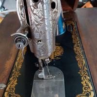 Macchina da cucire Singer 28K parapolvere in legno