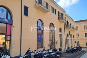 Piazza Fiume. Mansarda con posto auto