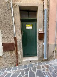 Casetta indipendente + terreno