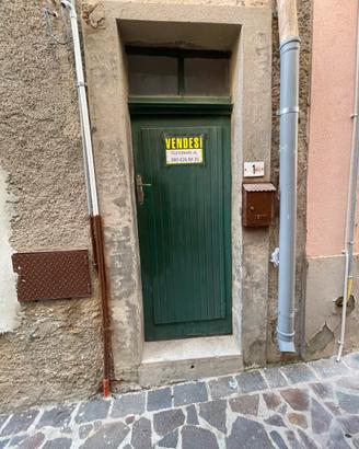 Casetta indipendente + terreno