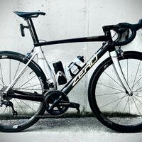 Bici da corsa in carbonio