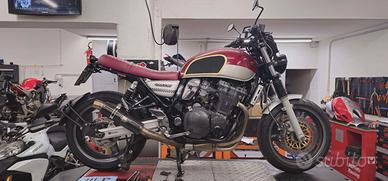 Suzuki GSX super 750 Inazuma: Cafè Racer