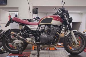 Suzuki GSX super 750 Inazuma: Cafè Racer
