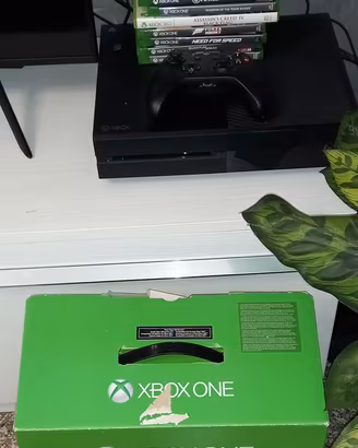 console xbox one 500gb + 12 giochi  joystick