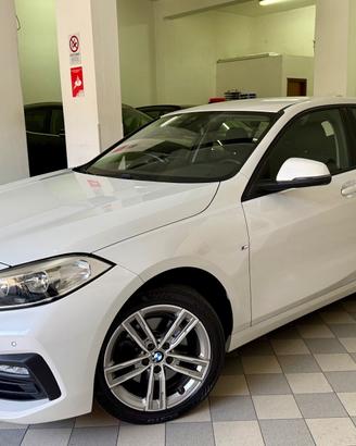 Bmw 116d Advantage 2021