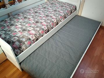 Letto singolo in legno bianco con letto estraibile