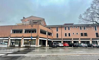 Ufficio con visibilità e posizione strategica