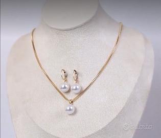 Parure collana e orecchini perle