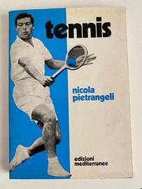 Libro sul tennis