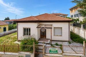 CASA INDIPENDENTE A MOSCIANO SANT'ANGELO