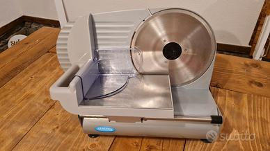 affettatrice in acciaio