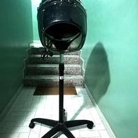 Casco asciugacapelli professionale con piede
