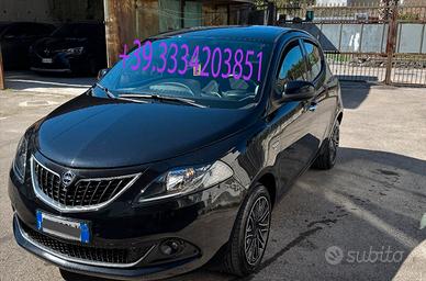 Lancia Ypsilon 1.0 FireFly 5 porte S&S Hybrid Albe