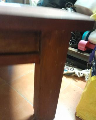 tavolino con cassetto e base in cristallo 