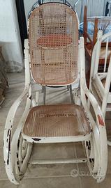 Sedia a dondolo in stile Thonet