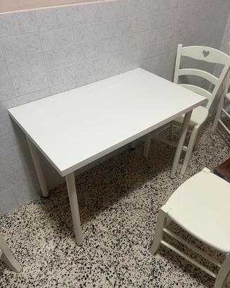TAVOLO DA CUCINA CON SEDIE