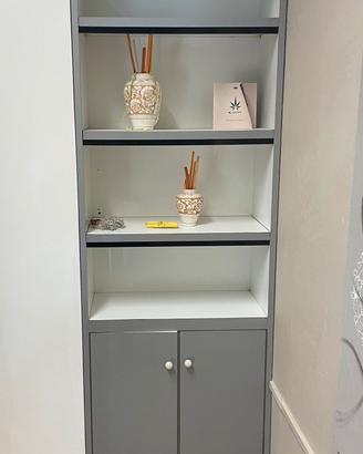 Libreria/Espositore a colonna con mobiletto