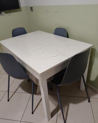 Tavolo da cucina allungabile+ 4 sedie