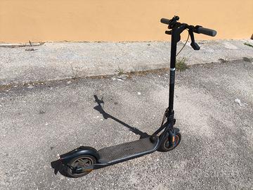 Monopattino elettrico Ninebot by Segway
