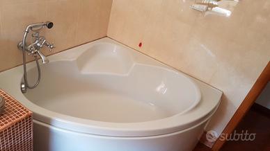 Vasca da bagno angolare